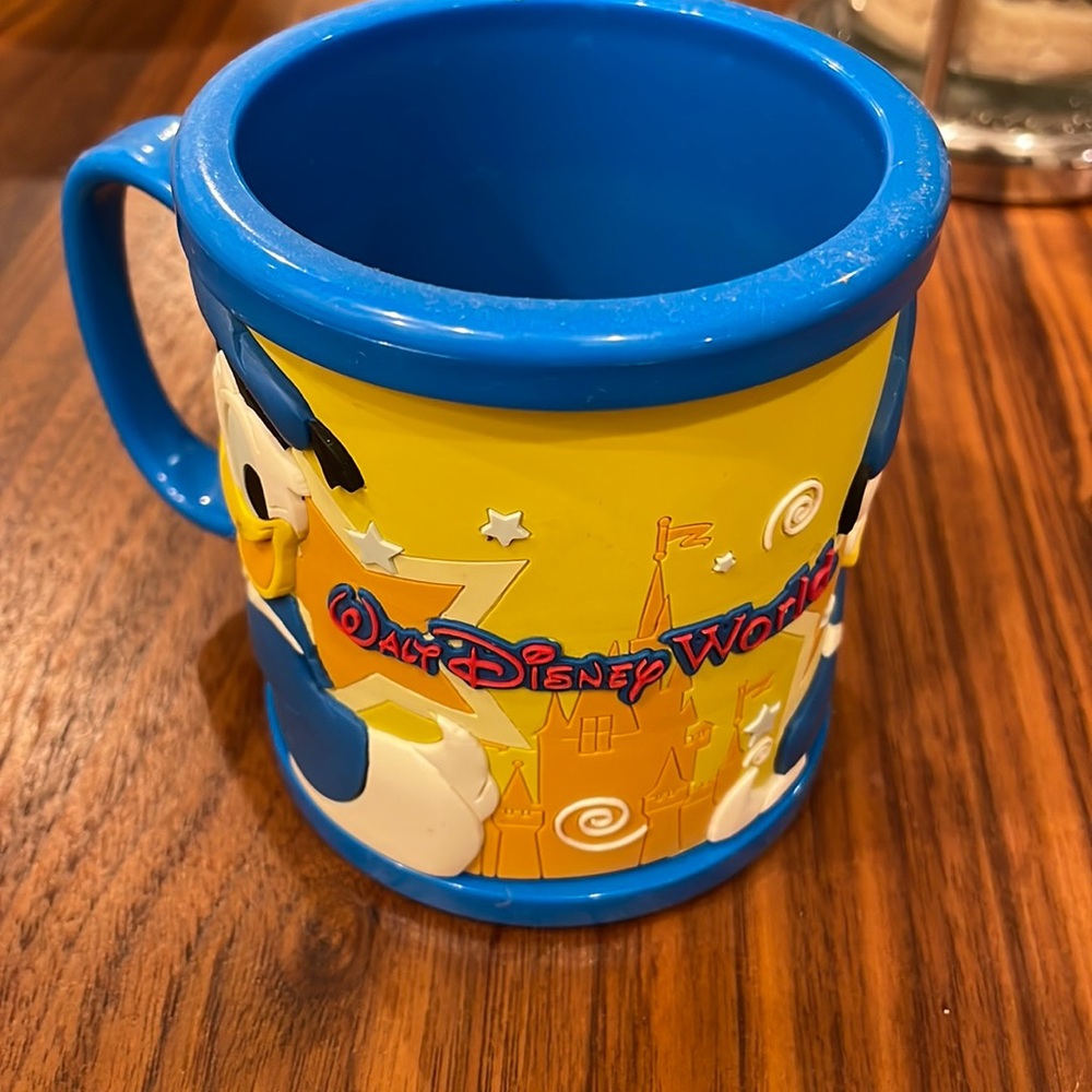 Walt Disney World Donald duck kids plastic Mug